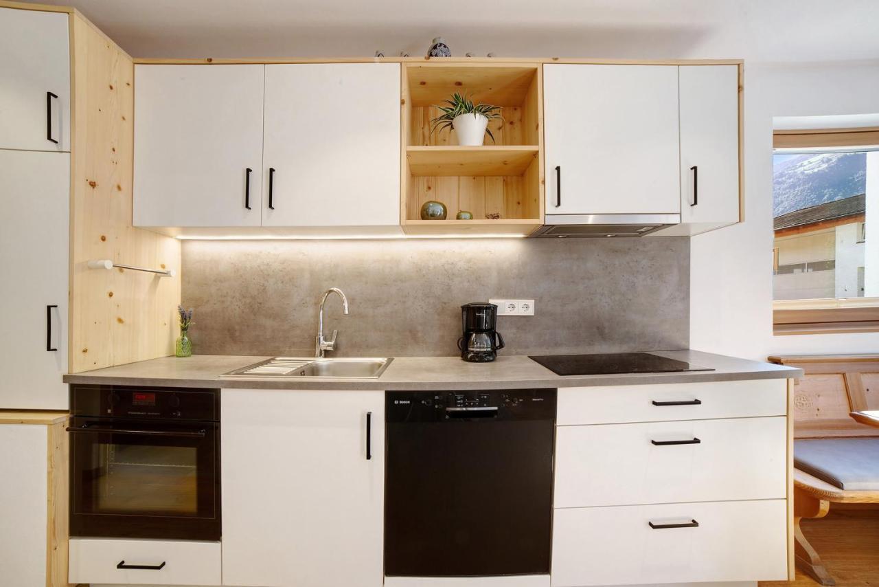 Waalhof Ferienwohnung Golden Ciardes ภายนอก รูปภาพ