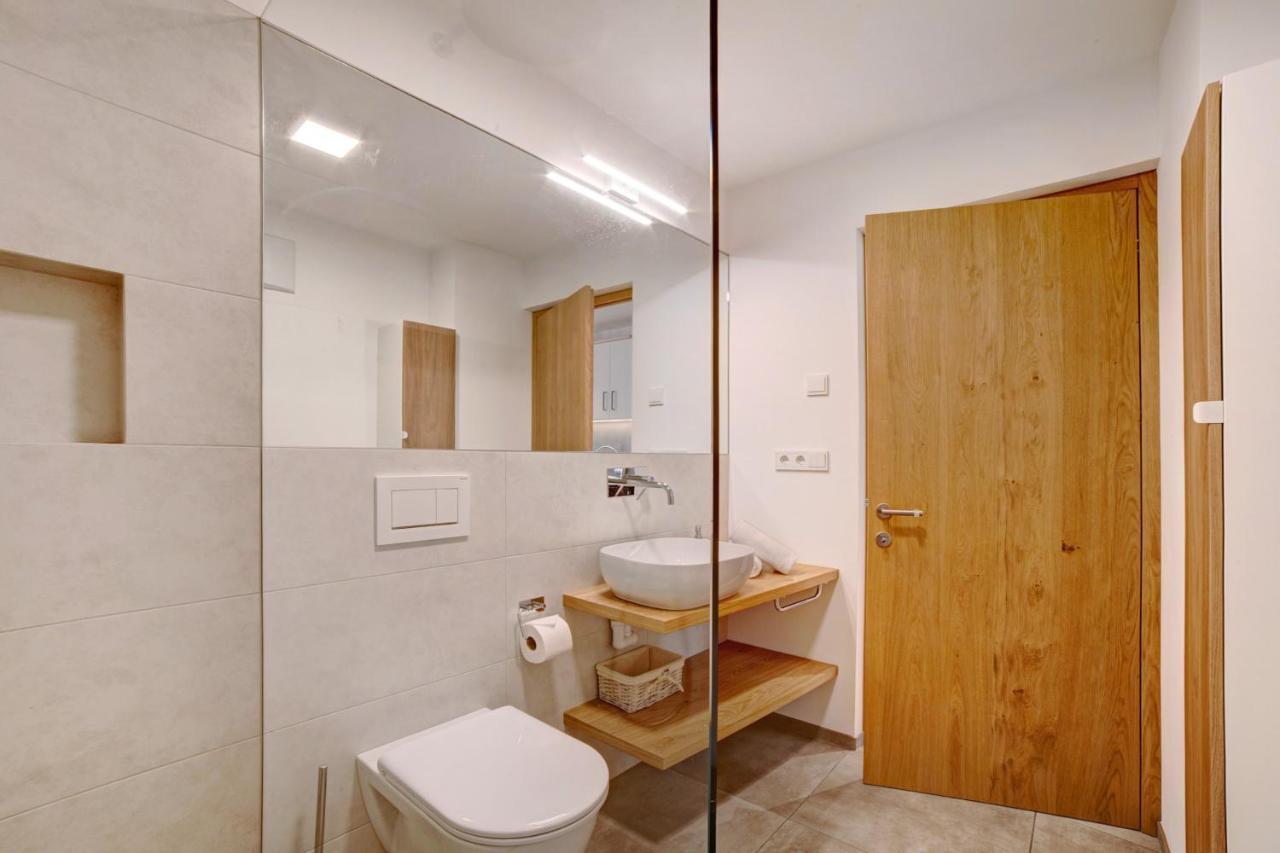 Waalhof Ferienwohnung Golden Ciardes ภายนอก รูปภาพ