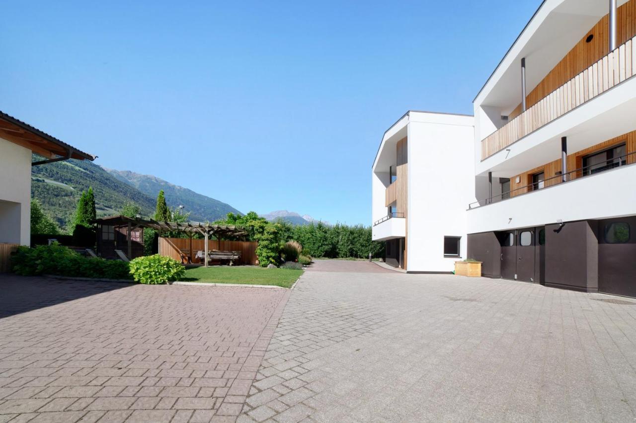 Waalhof Ferienwohnung Golden Ciardes ภายนอก รูปภาพ